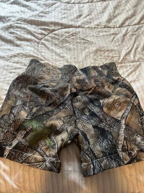 Vital Apparel Camo Outdoor Shorts in Brown & Green